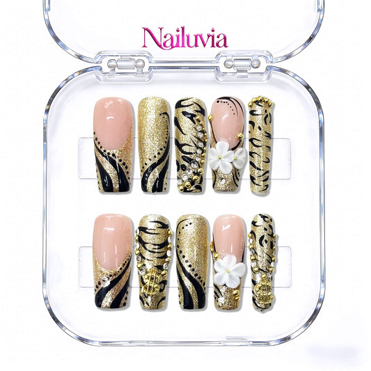 Nailuvia-D087 Midium-Square "Gilded Noir Garden" Press-On Nails