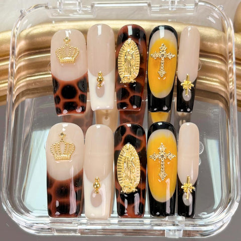 Nailuvia-DX131 Midium-Square "Sacred Opulence" Press-On Nails