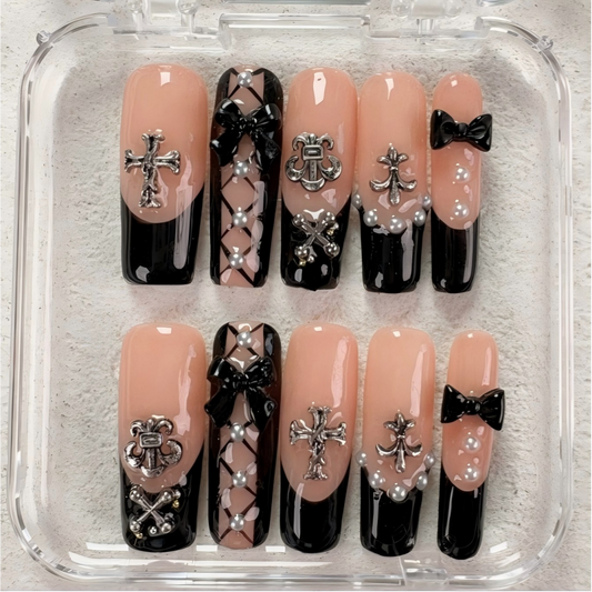 Nailuvia-DX132 Midium-Square "Gothic French Opulence" Press-On Nails