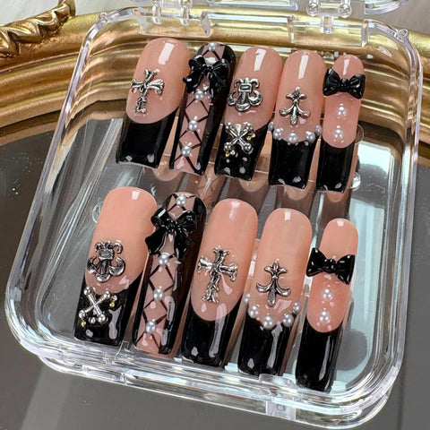 Nailuvia-DX132 Midium-Square "Gothic French Opulence" Press-On Nails