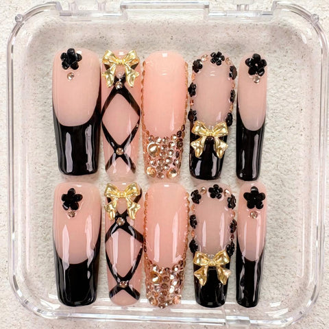 Nailuvia-DX138 Midium-Square "Gilded Noir" Press-On Nails