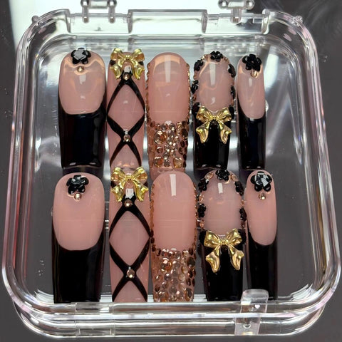 Nailuvia-DX138 Midium-Square "Gilded Noir" Press-On Nails