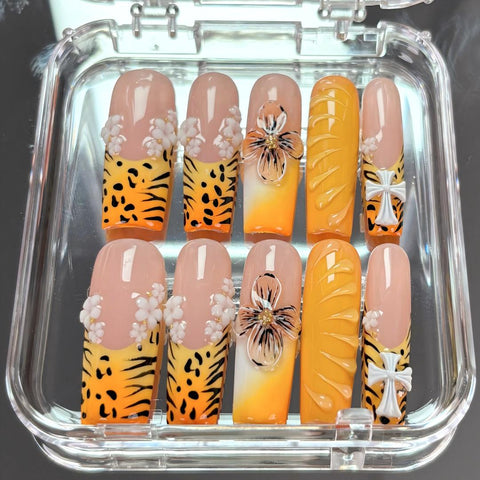 Nailuvia-D125 Midium-Square "Safari Blossom" Press-On Nails