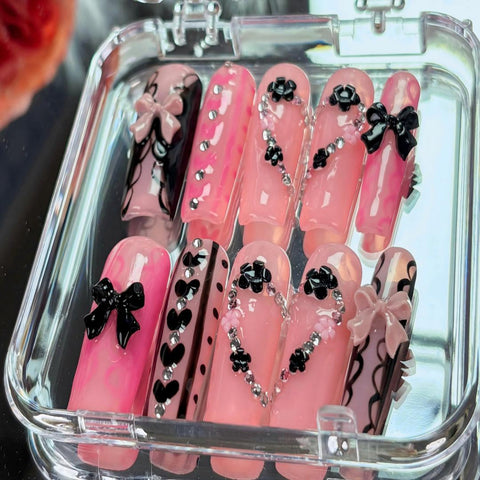 Nailuvia-DX139 Midium-Square "Sweet Gothic" Press-On Nails
