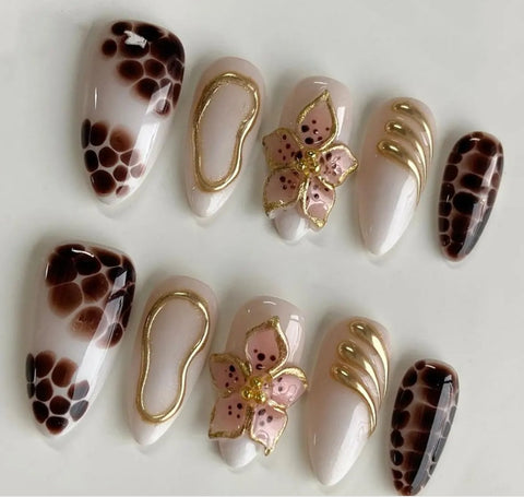 Nailuvia-AL041 Almond "Safari Bloom" Press-On Nails