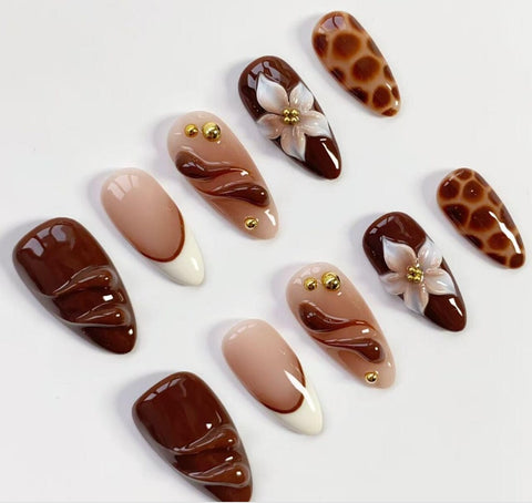 Nailuvia-AL008 Almond "Café Safari" Press-On Nails