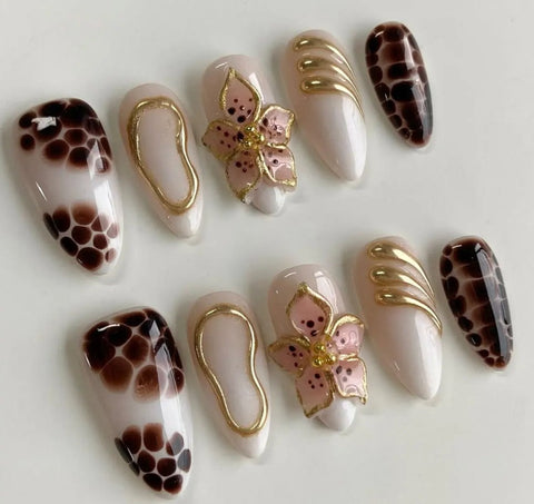 Nailuvia-AL041 Almond "Safari Bloom" Press-On Nails