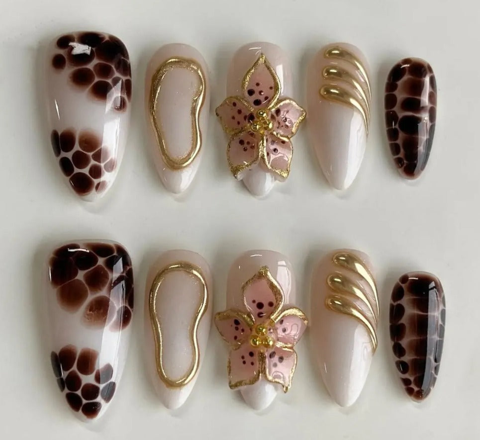 Nailuvia-AL041 Almond "Safari Bloom" Press-On Nails